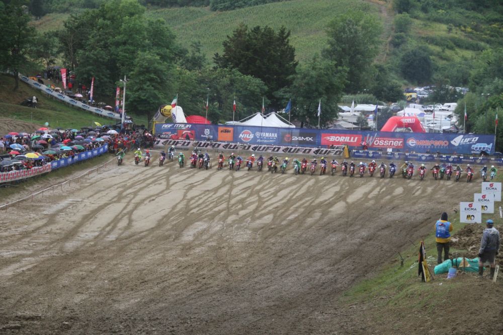 Una partenza al circuito Santa Barbara